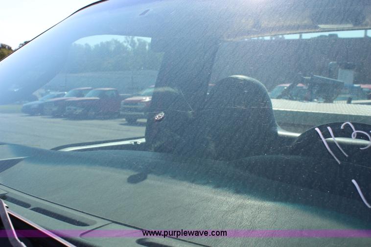 image for item I5819 2006 Ford F250 Super Duty XL pickup truck