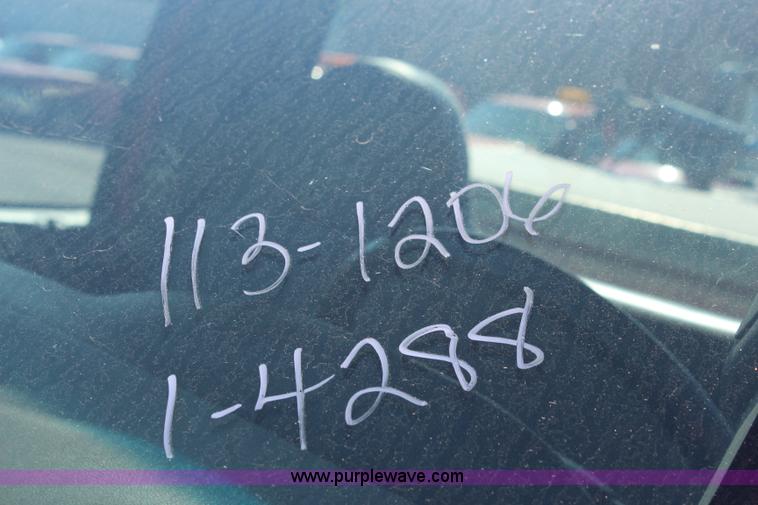 image for item I5819 2006 Ford F250 Super Duty XL pickup truck