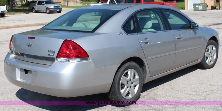 image for item I5836 2007 Chevrolet Impala LS