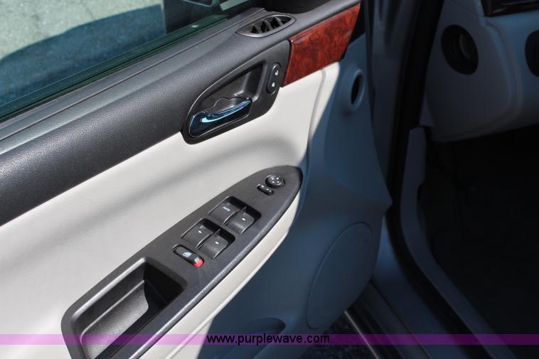 image for item I5836 2007 Chevrolet Impala LS