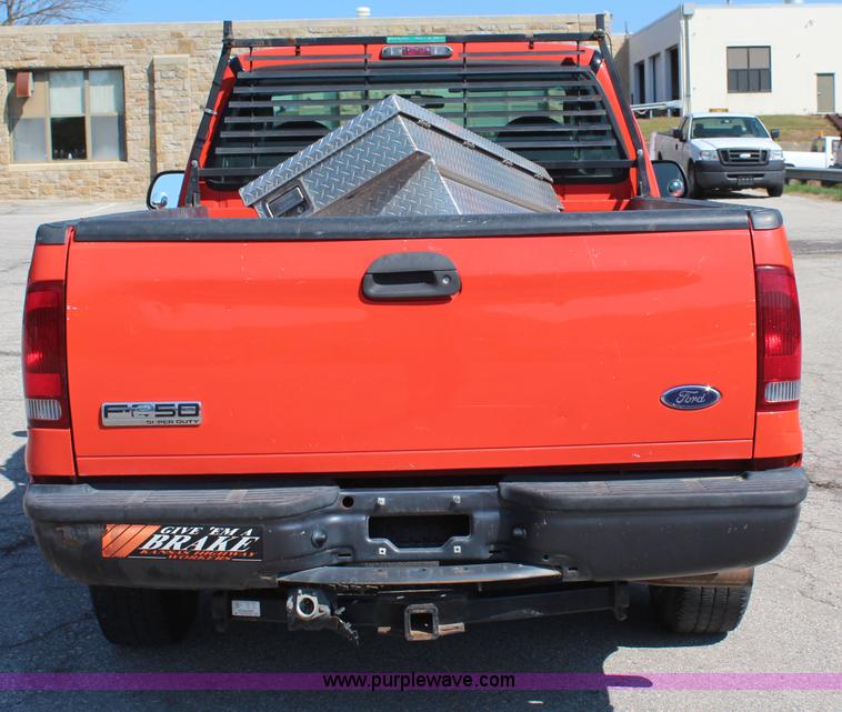 image for item I5837 2003 Ford F250 Super Duty XL pickup truck