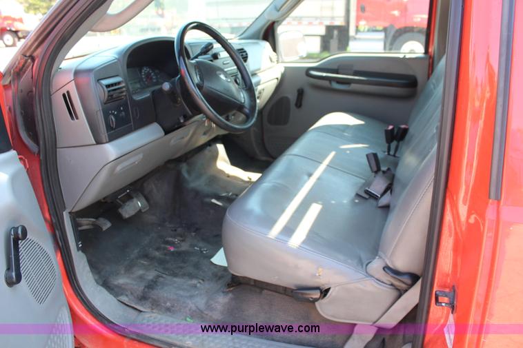 image for item I5837 2003 Ford F250 Super Duty XL pickup truck