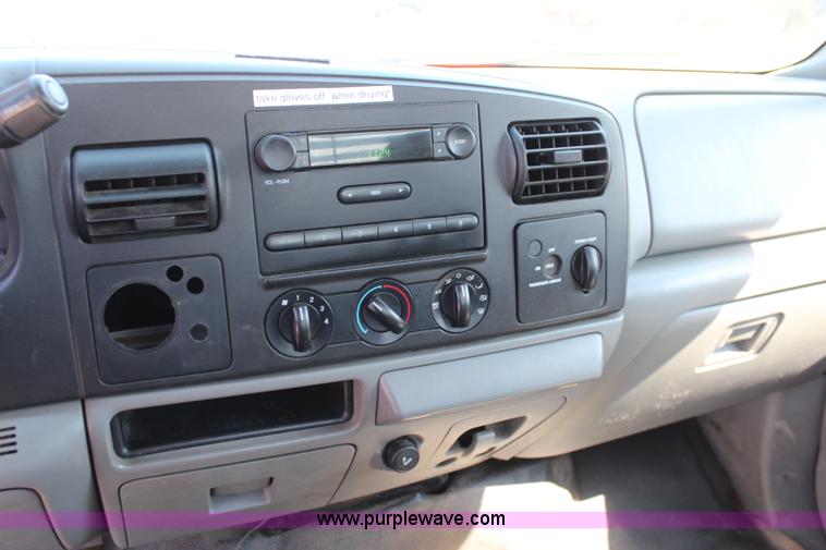 image for item I5837 2003 Ford F250 Super Duty XL pickup truck