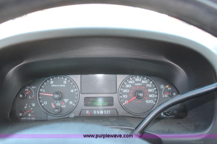 image for item I5837 2003 Ford F250 Super Duty XL pickup truck