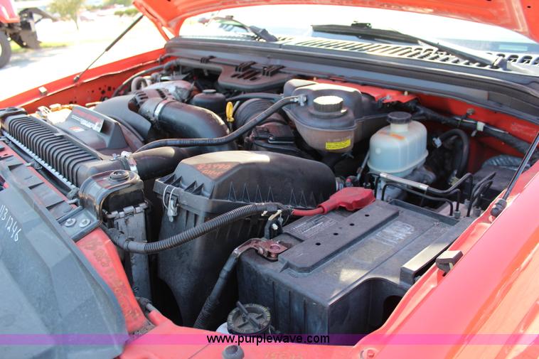 image for item I5837 2003 Ford F250 Super Duty XL pickup truck