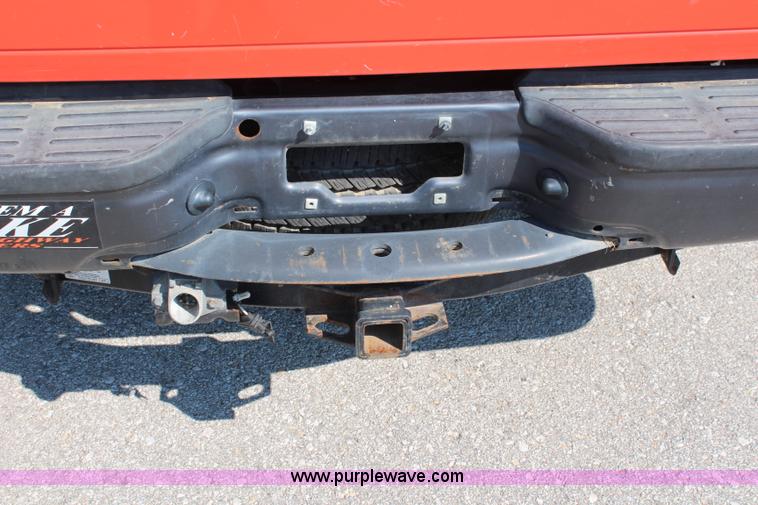 image for item I5837 2003 Ford F250 Super Duty XL pickup truck