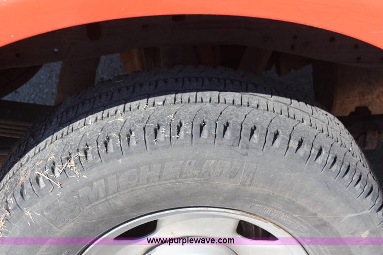 image for item I5837 2003 Ford F250 Super Duty XL pickup truck