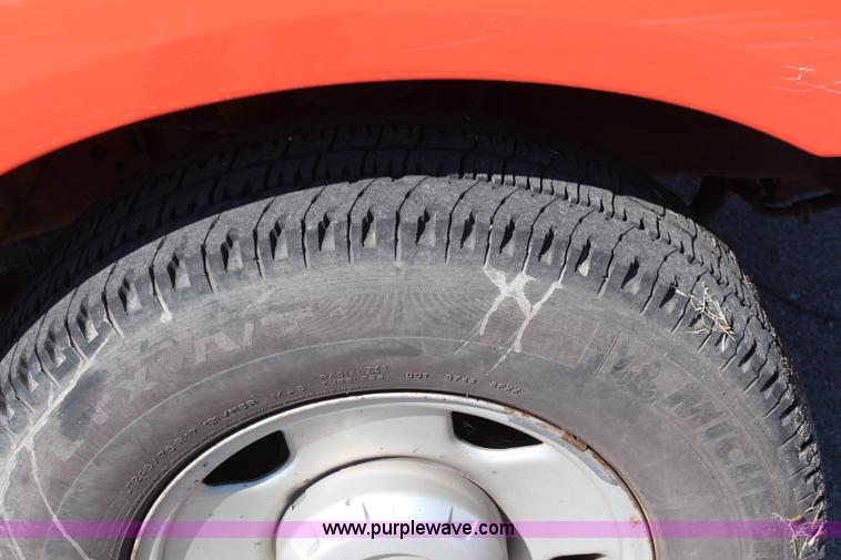 image for item I5837 2003 Ford F250 Super Duty XL pickup truck