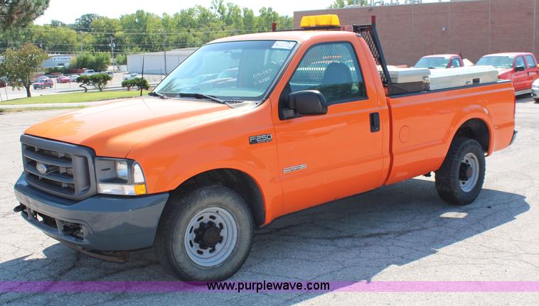 image for item I5838 2003 Ford F250 Super Duty XL pickup truck