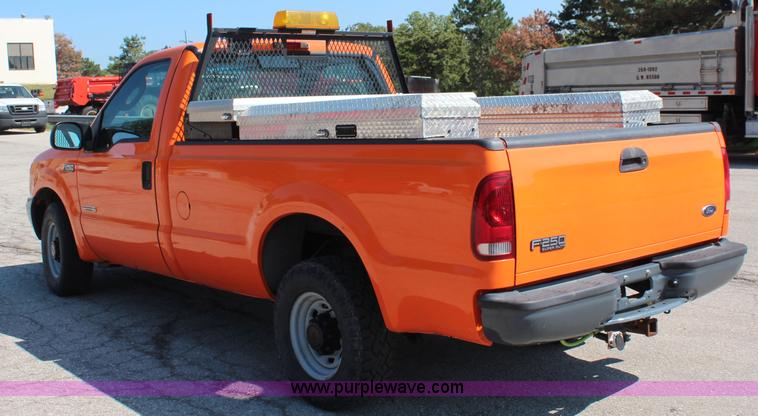 image for item I5838 2003 Ford F250 Super Duty XL pickup truck
