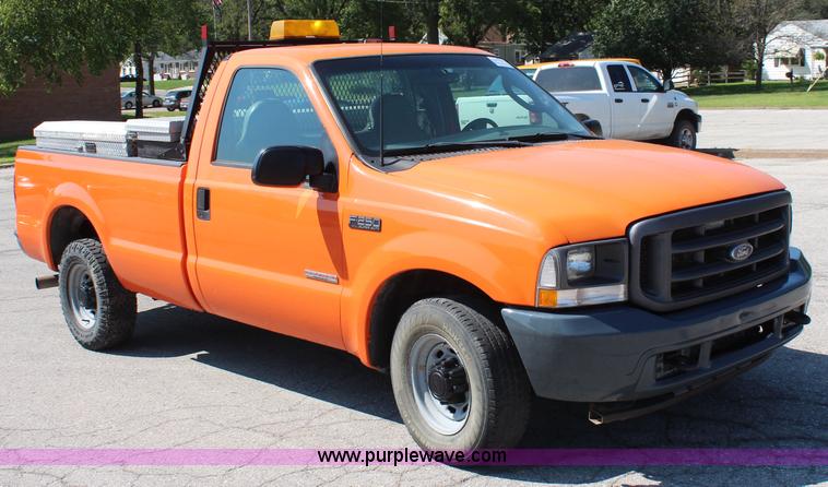 image for item I5838 2003 Ford F250 Super Duty XL pickup truck