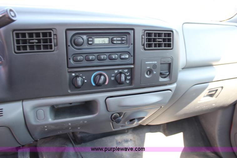 image for item I5838 2003 Ford F250 Super Duty XL pickup truck