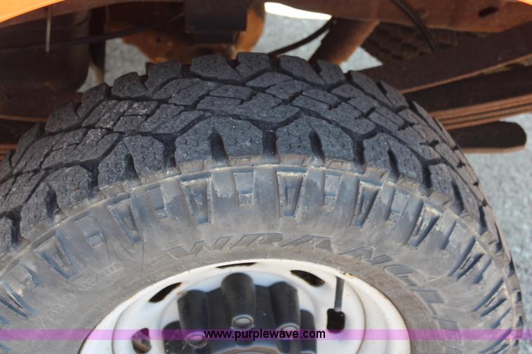 image for item I5838 2003 Ford F250 Super Duty XL pickup truck