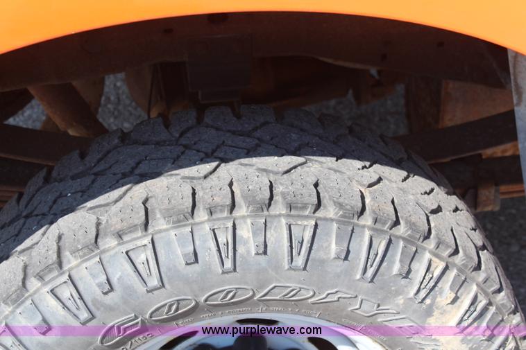 image for item I5838 2003 Ford F250 Super Duty XL pickup truck