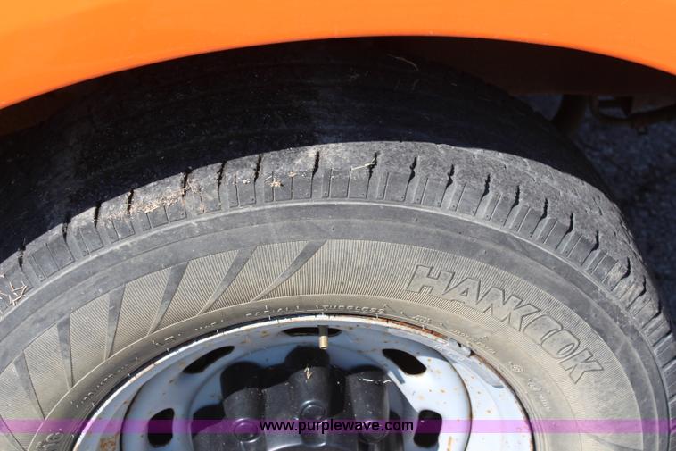 image for item I5838 2003 Ford F250 Super Duty XL pickup truck