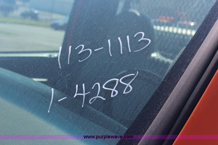 image for item I5838 2003 Ford F250 Super Duty XL pickup truck