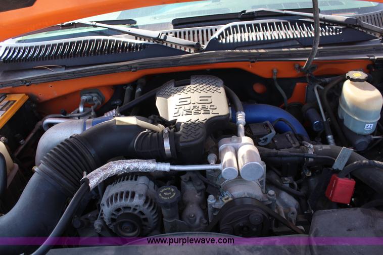 image for item I5839 2002 Chevrolet Sliverado 2500HD pickup truck