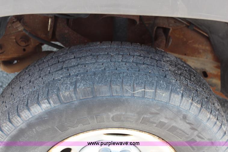 image for item I5839 2002 Chevrolet Sliverado 2500HD pickup truck