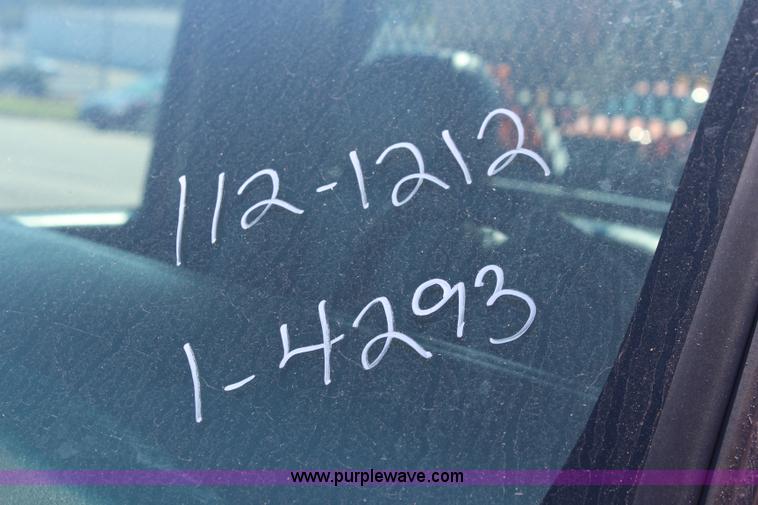 image for item I5839 2002 Chevrolet Sliverado 2500HD pickup truck