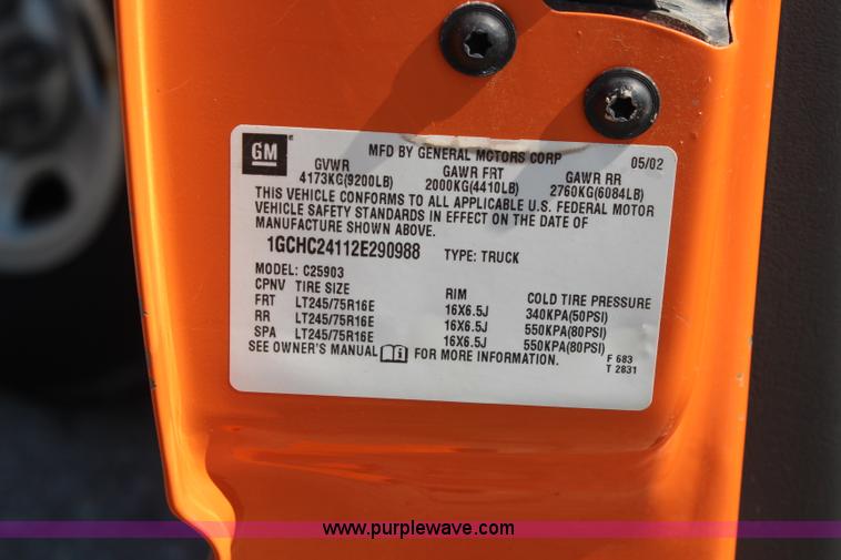 image for item I5839 2002 Chevrolet Sliverado 2500HD pickup truck