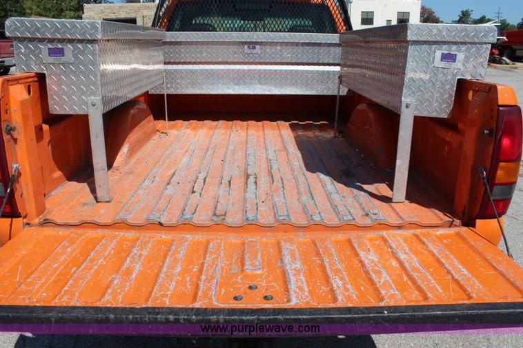 image for item I5840 2002 Chevrolet Silverado 2500HD pickup truck