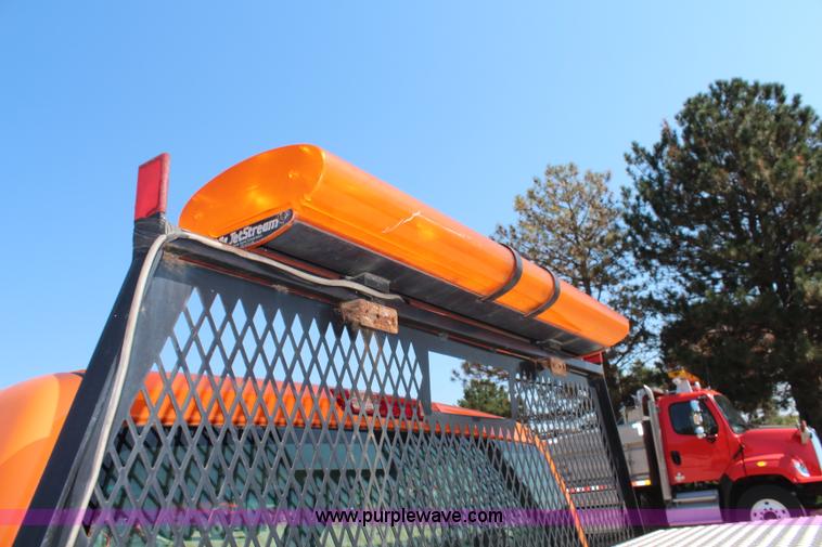 image for item I5840 2002 Chevrolet Silverado 2500HD pickup truck