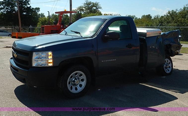 image for item J3005 2011 Chevrolet Silverado 1500 pickup truck