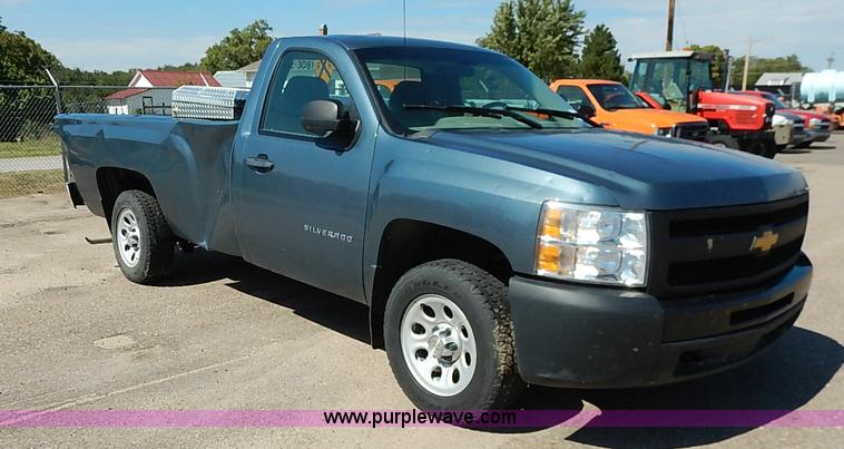 image for item J3005 2011 Chevrolet Silverado 1500 pickup truck