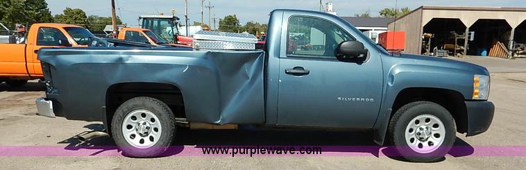 image for item J3005 2011 Chevrolet Silverado 1500 pickup truck