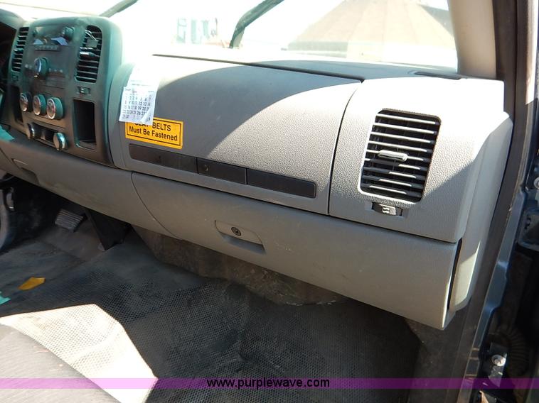 image for item J3005 2011 Chevrolet Silverado 1500 pickup truck