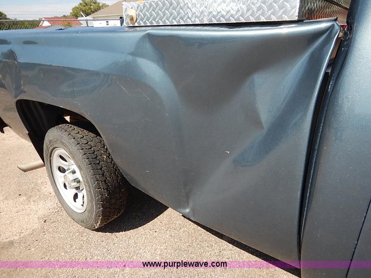 image for item J3005 2011 Chevrolet Silverado 1500 pickup truck