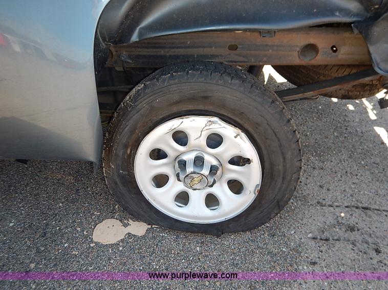 image for item J3005 2011 Chevrolet Silverado 1500 pickup truck