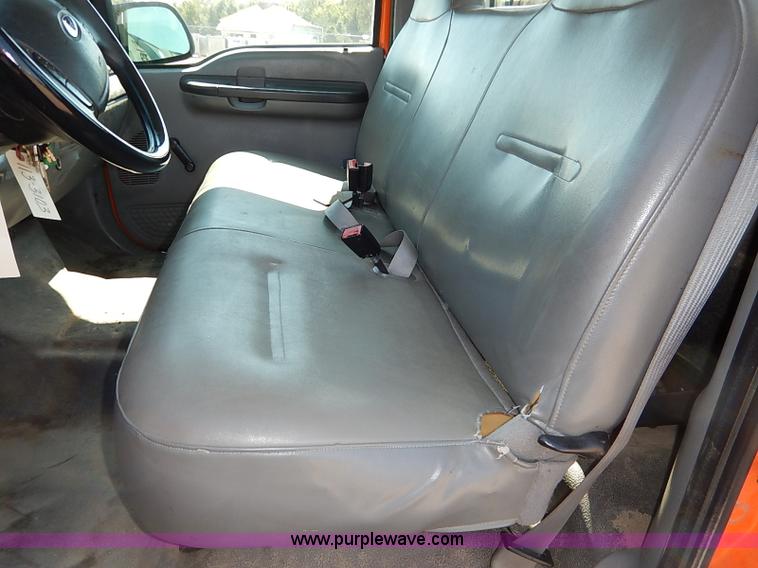 image for item J3006 2003 Ford F250 Super Duty XL pickup truck