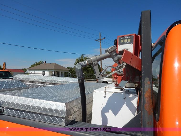 image for item J3006 2003 Ford F250 Super Duty XL pickup truck