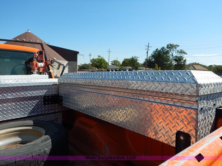 image for item J3006 2003 Ford F250 Super Duty XL pickup truck