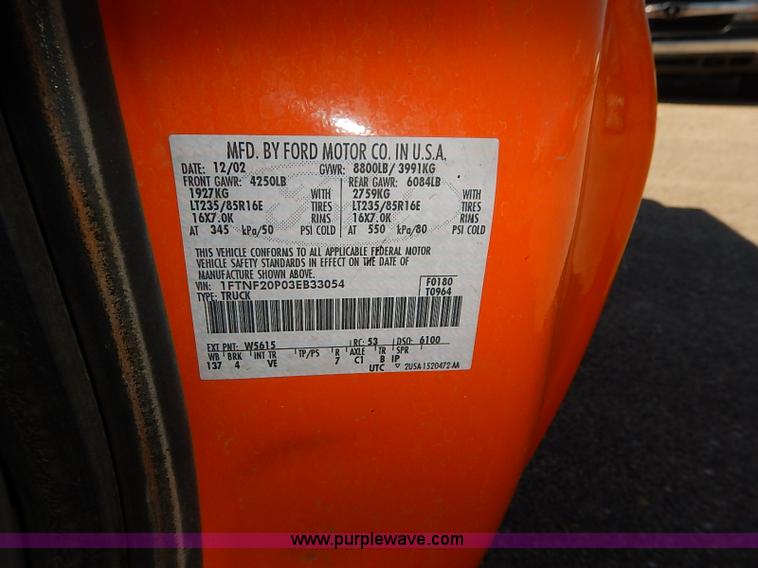 image for item J3006 2003 Ford F250 Super Duty XL pickup truck