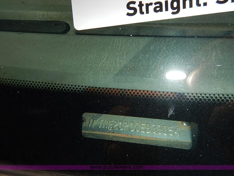 image for item J3006 2003 Ford F250 Super Duty XL pickup truck