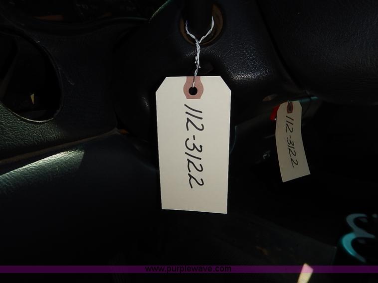 image for item J3007 2002 Chevrolet Silverado 2500 pickup truck