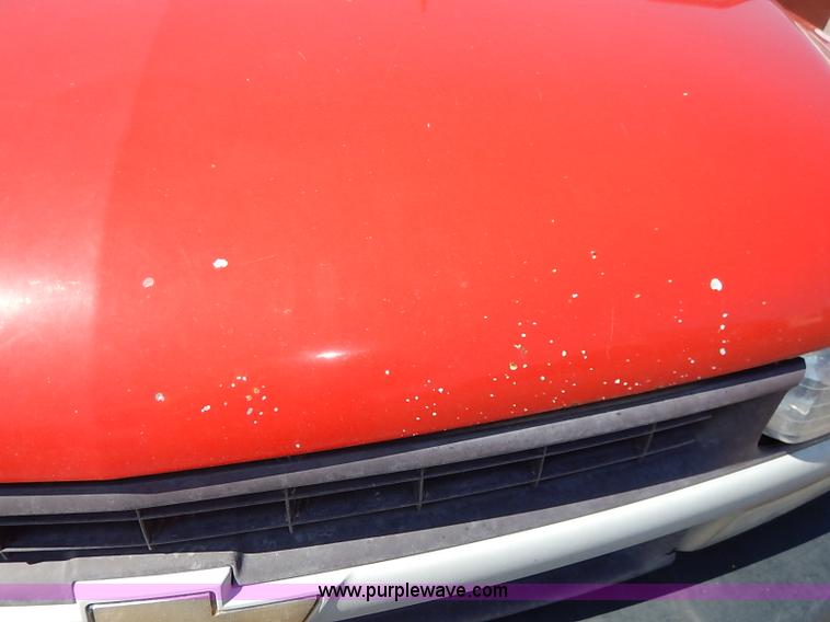 image for item J3010 2002 Chevrolet Silverado 1500 pickup truck