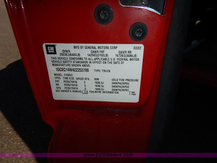 image for item J3010 2002 Chevrolet Silverado 1500 pickup truck