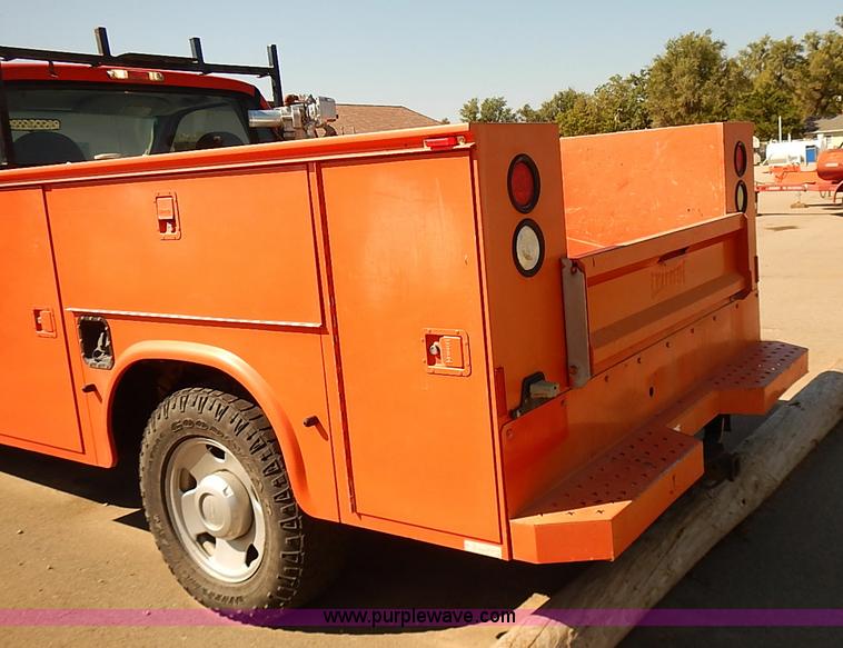 image for item J3039 2006 Ford F250 Super Duty utility truck
