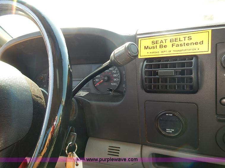 image for item J3039 2006 Ford F250 Super Duty utility truck