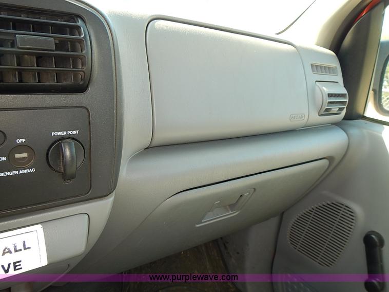 image for item J3039 2006 Ford F250 Super Duty utility truck