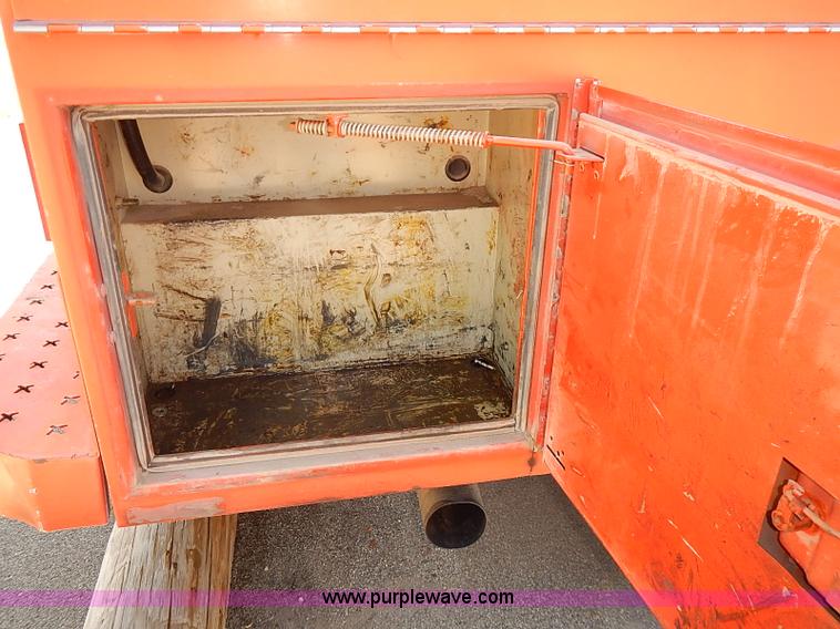 image for item J3039 2006 Ford F250 Super Duty utility truck