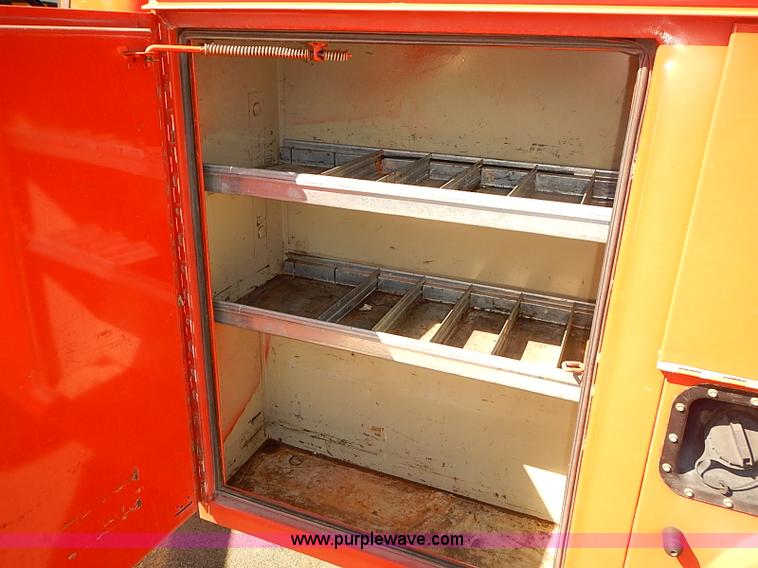 image for item J3039 2006 Ford F250 Super Duty utility truck