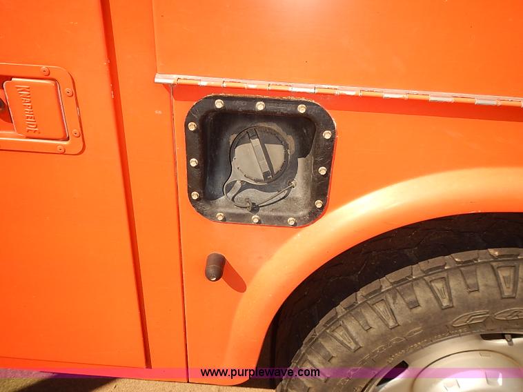 image for item J3039 2006 Ford F250 Super Duty utility truck