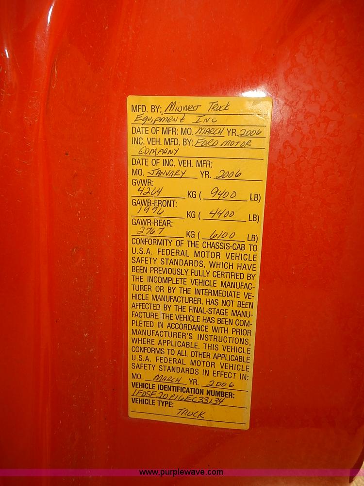 image for item J3039 2006 Ford F250 Super Duty utility truck