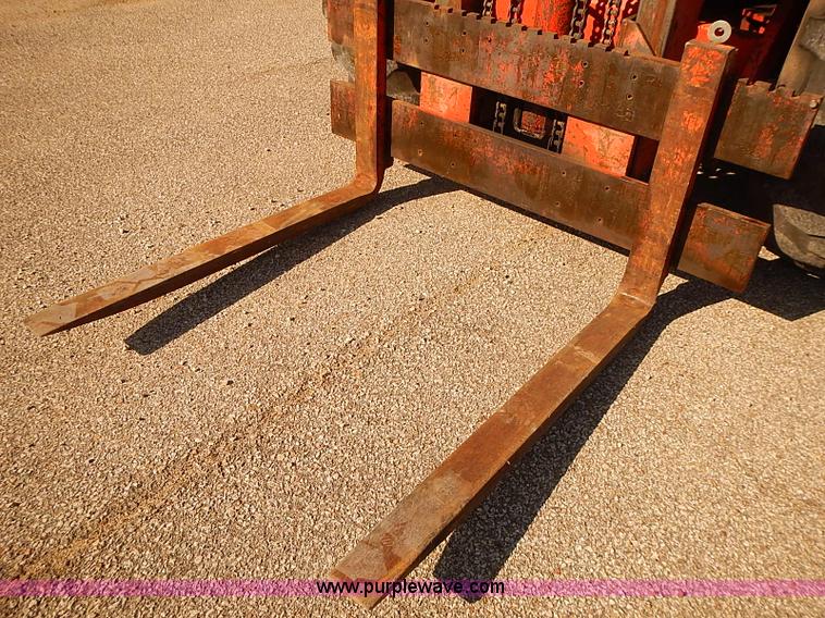 image for item J3046 1986 John Deere 482C forklift