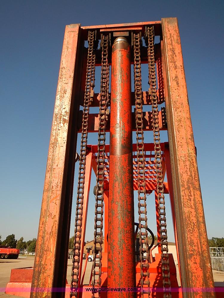 image for item J3046 1986 John Deere 482C forklift