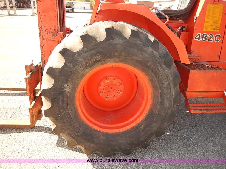 image for item J3046 1986 John Deere 482C forklift